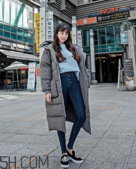 棉襖配牛仔褲好看嗎？棉服搭配牛仔褲圖片