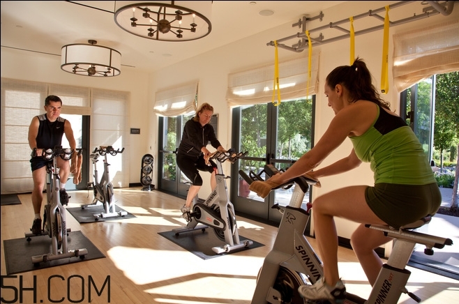 騎動(dòng)感單車能瘦肚子嗎？騎動(dòng)感單車瘦肚子的方法有哪些？