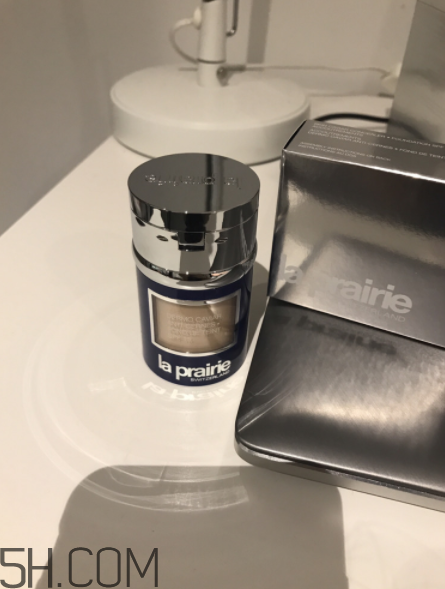 twany極致粉霜和la prairie魚子醬完美粉底對比 twany極致粉霜和la prairie魚子醬完美粉底對比