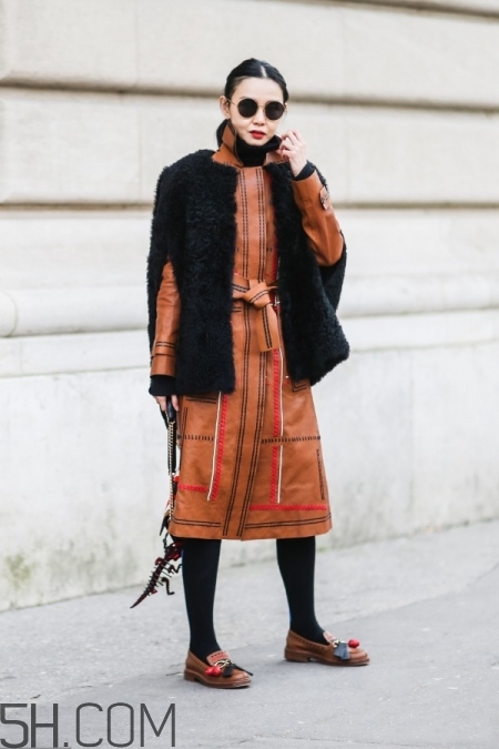 焦糖色大衣適合啥年齡 焦糖色大衣適合什么膚色 焦糖色大衣適合啥年齡 焦糖色大衣適合什么膚色