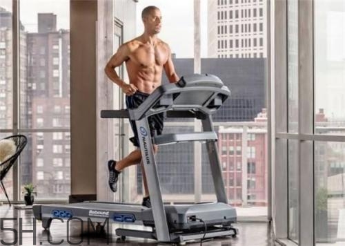 哪些人不適合在跑步機上鍛煉？跑步機鍛煉的注意事項有哪些？