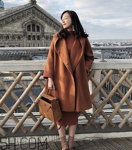 焦糖色連衣裙配什么外套？焦糖色連衣裙搭配圖片