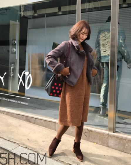 焦糖色連衣裙配什么外套？焦糖色連衣裙搭配圖片