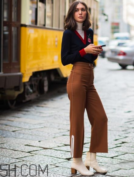 焦糖色闊腿褲配什么鞋子？焦糖色闊腿褲搭配鞋子圖片