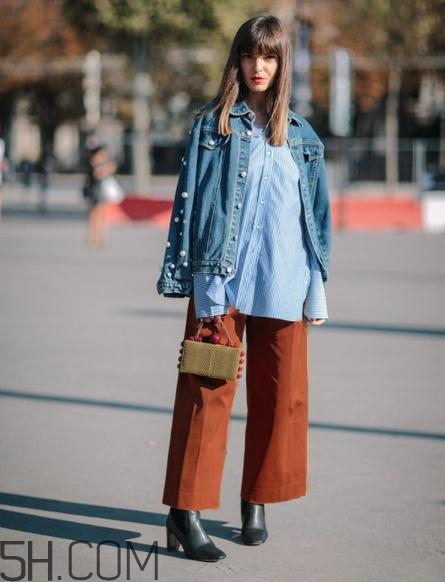 焦糖色闊腿褲配什么鞋子？焦糖色闊腿褲搭配鞋子圖片