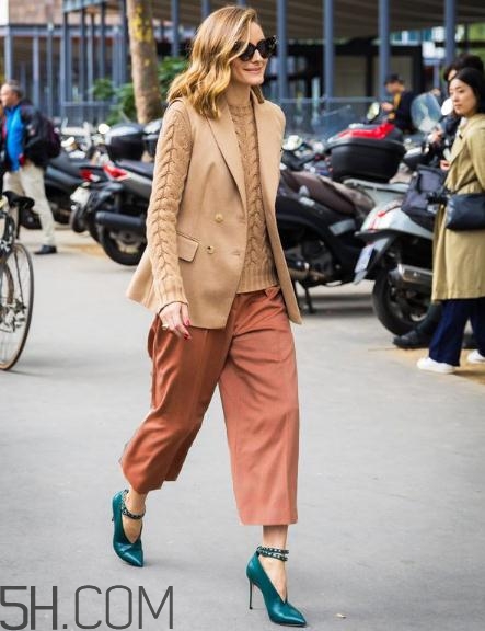 焦糖色闊腿褲配什么鞋子？焦糖色闊腿褲搭配鞋子圖片