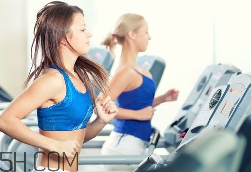 跑步機的正確跑步姿勢是什么？跑步機跑步的注意事項有哪些？