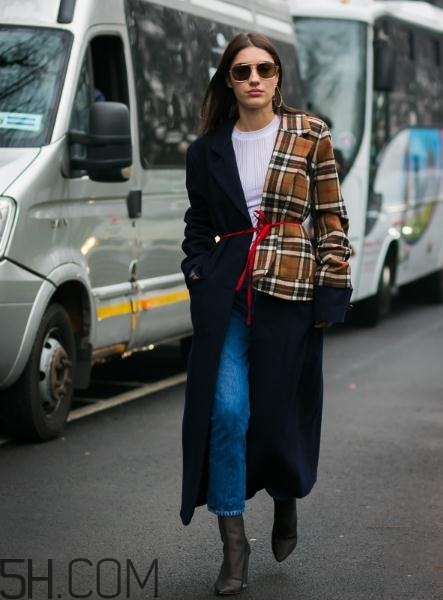 冬天牛仔褲配什么上衣？冬天穿牛仔褲怎么搭配？