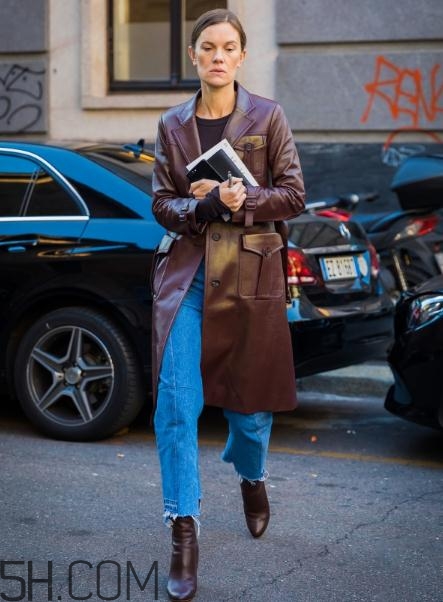 冬天牛仔褲配什么上衣？冬天穿牛仔褲怎么搭配？