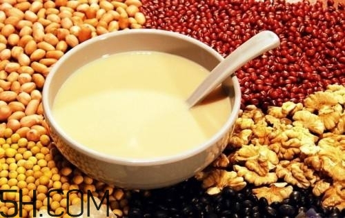 什么樣的豆?jié){不能喝？喝豆?jié){應(yīng)該要注意什么呢？