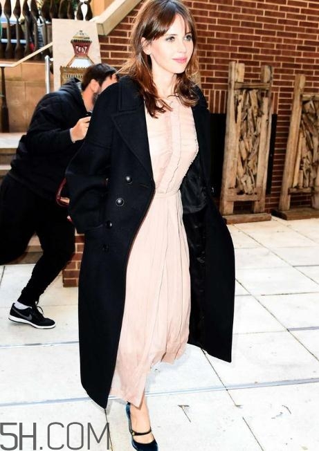 切斯特大衣有什么特點(diǎn)？切斯特大衣的由來