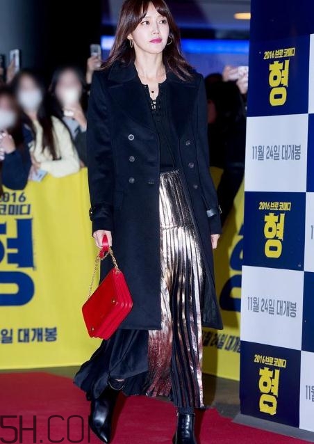 切斯特大衣有什么特點(diǎn)？切斯特大衣的由來