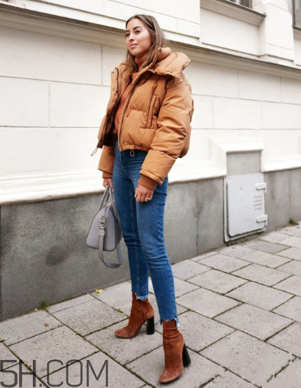 焦糖色鞋子配什么衣服？焦糖色鞋子搭配圖片