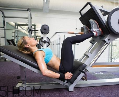 腿舉可以代替深蹲嗎？腿舉和深蹲哪個好？