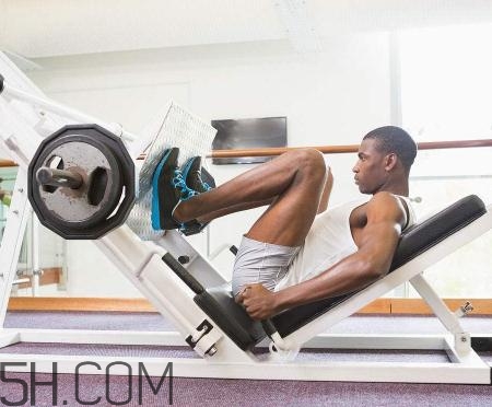 腿舉應(yīng)該是體重多少倍？正常人腿舉多少重量？