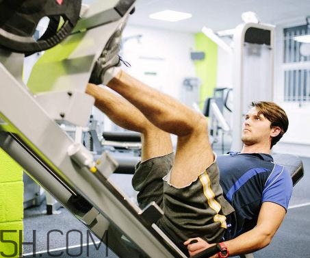 腿舉應(yīng)該是體重多少倍？正常人腿舉多少重量？