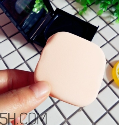 lansur蘭瑟?dú)鈮|cc好用嗎？ 蘭瑟?dú)鈮|cc霜多少錢