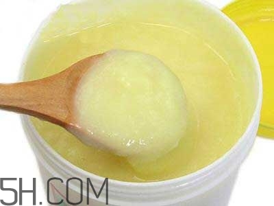 蜂王漿的營(yíng)養(yǎng)成分有哪些？怎么辨別真假蜂王漿？