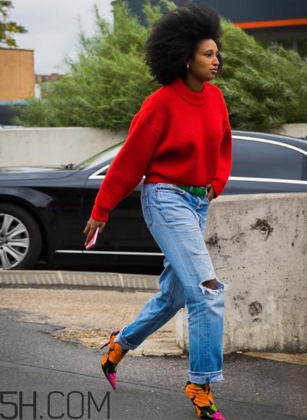 冬天破洞牛仔褲怎么搭配？破洞牛仔褲冬天怎么穿？