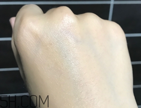 科顏氏高保濕面霜刺痛正常嗎？科顏氏高保濕面霜長脂肪粒