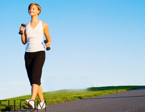 慢跑和快走哪個減肥效果更好？長期慢跑的好處有哪些？