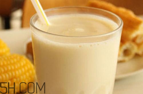 如何健康的喝豆?jié){？喝豆?jié){有什么注意事項(xiàng)嗎？