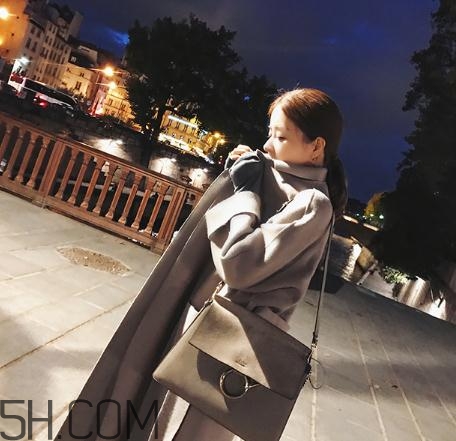 雙面呢大衣容易皺嗎？雙面呢大衣皺了怎么辦？