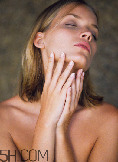 潔爾陰要用清水洗嗎？潔爾陰要稀釋嗎？