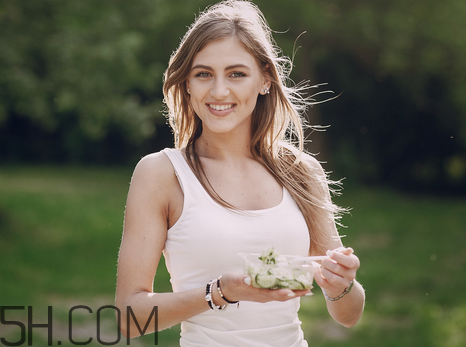 潔爾陰能直接擦嗎？潔爾陰能治療濕疹嗎？