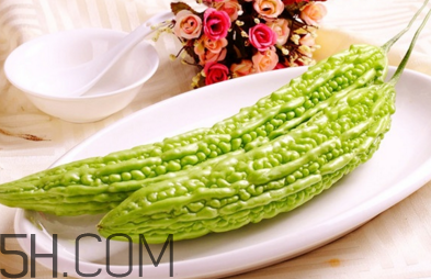 生蠔可以和苦瓜一起吃嗎？生蠔和西紅柿可以一起吃嗎？