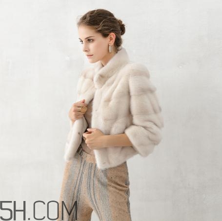 裘皮大衣怎樣清洗？裘皮大衣怎么挑選？