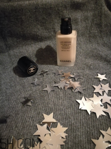 香奈兒臻美光感粉底液好用嗎？香奈兒臻美光感粉底液多少錢？