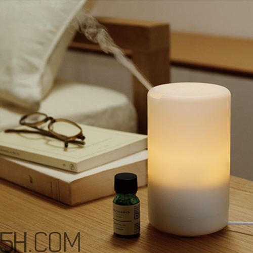 加濕器和香薰機(jī)的區(qū)別在哪里？加濕器和香薰機(jī)哪個(gè)好？