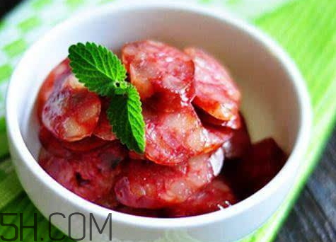 廣式臘腸為什么是紅色的 廣式香腸是紅色的怎么做的 廣式臘腸為什么是紅色的 廣式香腸是紅色的怎么做的