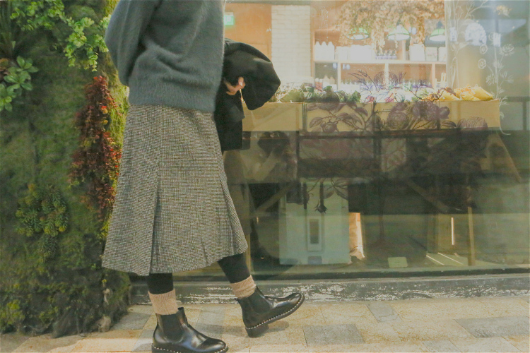 格子裙搭配毛衣好看吧 就算冬也不要放棄裙子 格子裙搭配毛衣好看吧 就算冬也不要放棄裙子