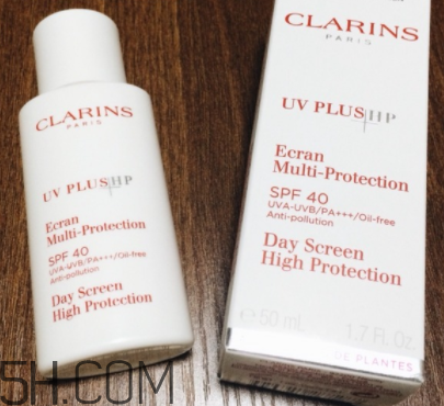 嬌韻詩隔離霜好不好用？嬌韻詩隔離霜油嗎？