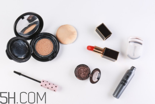 干掉的睫毛膏怎么辦 快速拯救受傷的化妝品 干掉的睫毛膏怎么辦 快速拯救受傷的化妝品