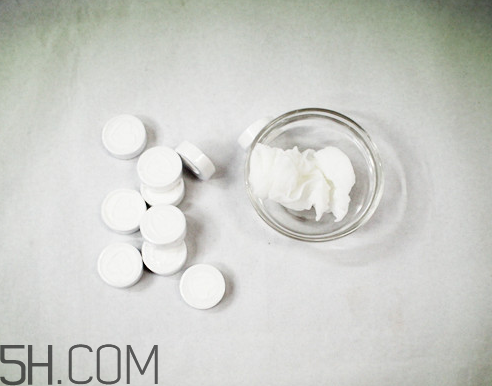 怎樣判斷壓縮面膜有熒光劑？壓縮面膜用酸奶怎么泡？