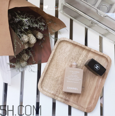 香奈兒光彩水潤(rùn)粉底液好用嗎？香奈兒粉底液使用感