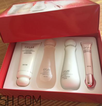 歐詩(shī)漫營(yíng)養(yǎng)美膚補(bǔ)水套組多少錢(qián)_專(zhuān)柜價(jià)格 歐詩(shī)漫營(yíng)養(yǎng)美膚補(bǔ)水套組多少錢(qián)_專(zhuān)柜價(jià)格