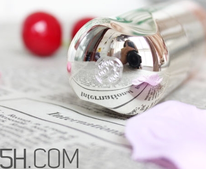 百優(yōu)眼霜和sk2眼霜哪個好？百優(yōu)眼霜和sk2眼霜對比