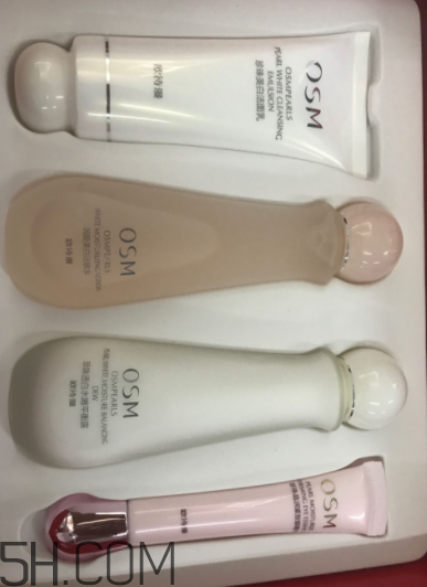 歐詩漫哪個套盒性價比最高？歐詩漫補水套盒與美白套盒對比