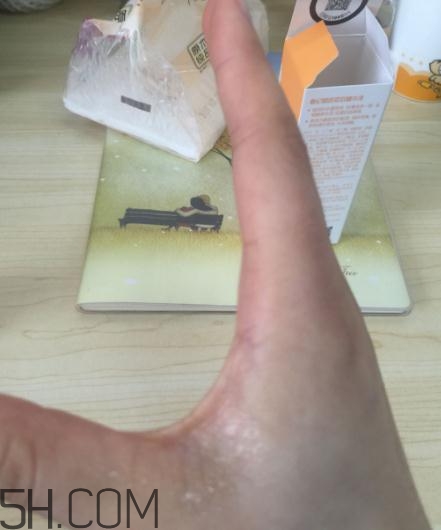 春紀(jì)咖啡緊致精華液好用嗎？春紀(jì)咖啡緊致精華液評(píng)測(cè)