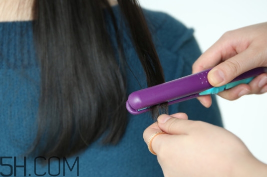 水波紋卷發(fā)棒操作方法視頻教程 水波紋卷發(fā)棒操作方法視頻教程
