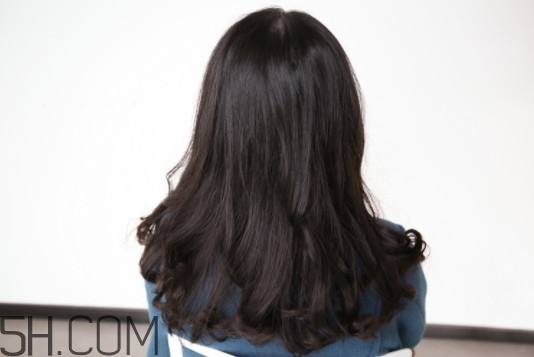 水波紋卷發(fā)棒操作方法視頻教程 水波紋卷發(fā)棒操作方法視頻教程