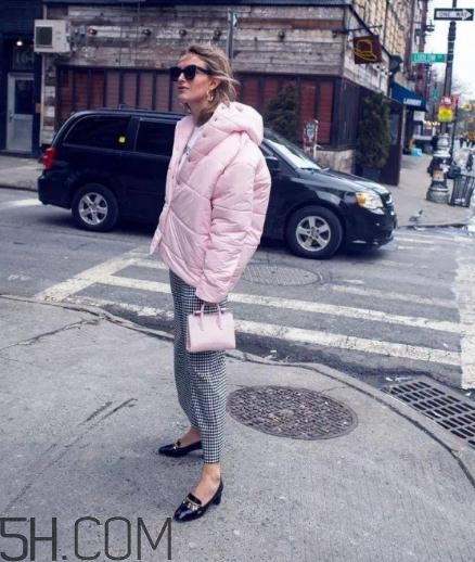 羽絨服充絨量標(biāo)準(zhǔn)多少？羽絨服充絨量越多越好嗎？