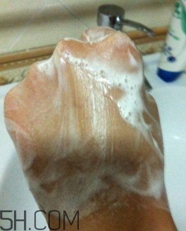 歐詩漫珍珠潔面乳是泡沫潔面嗎？歐詩漫珍珠潔面乳評測