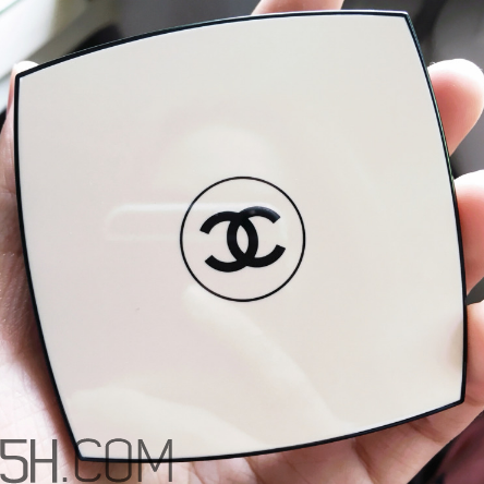 chanel氣墊水粉底好用嗎？香奈兒氣墊水粉底使用感受