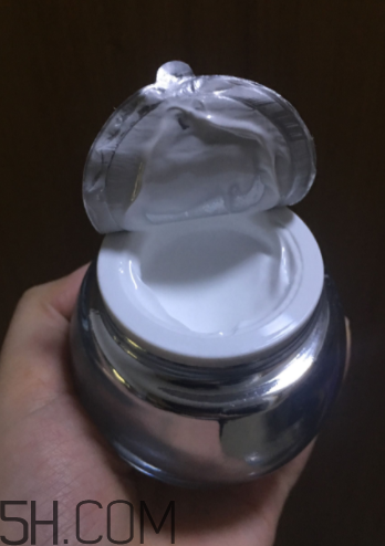 歐詩漫珍珠水光素顏霜含激素嗎？歐詩漫珍珠素顏霜刺激嗎