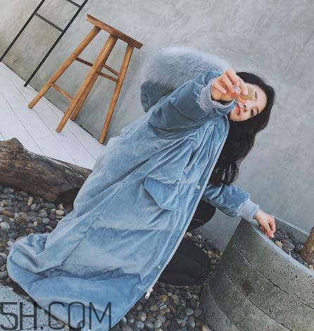 羽絨服面料錦綸和聚酯纖維哪個(gè)好？羽絨服軟的好還是硬的好？